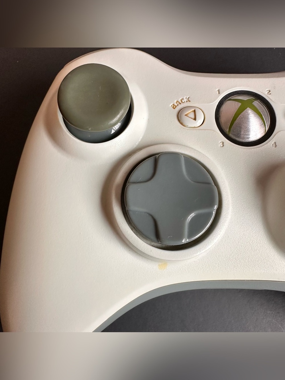 Microsoft Xbox 360 Wireless Controller (White) - Picture 2 of 7